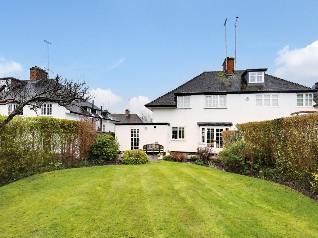 4 bed semidetached house for sale in Brunner Close, London NW11 Zoopla