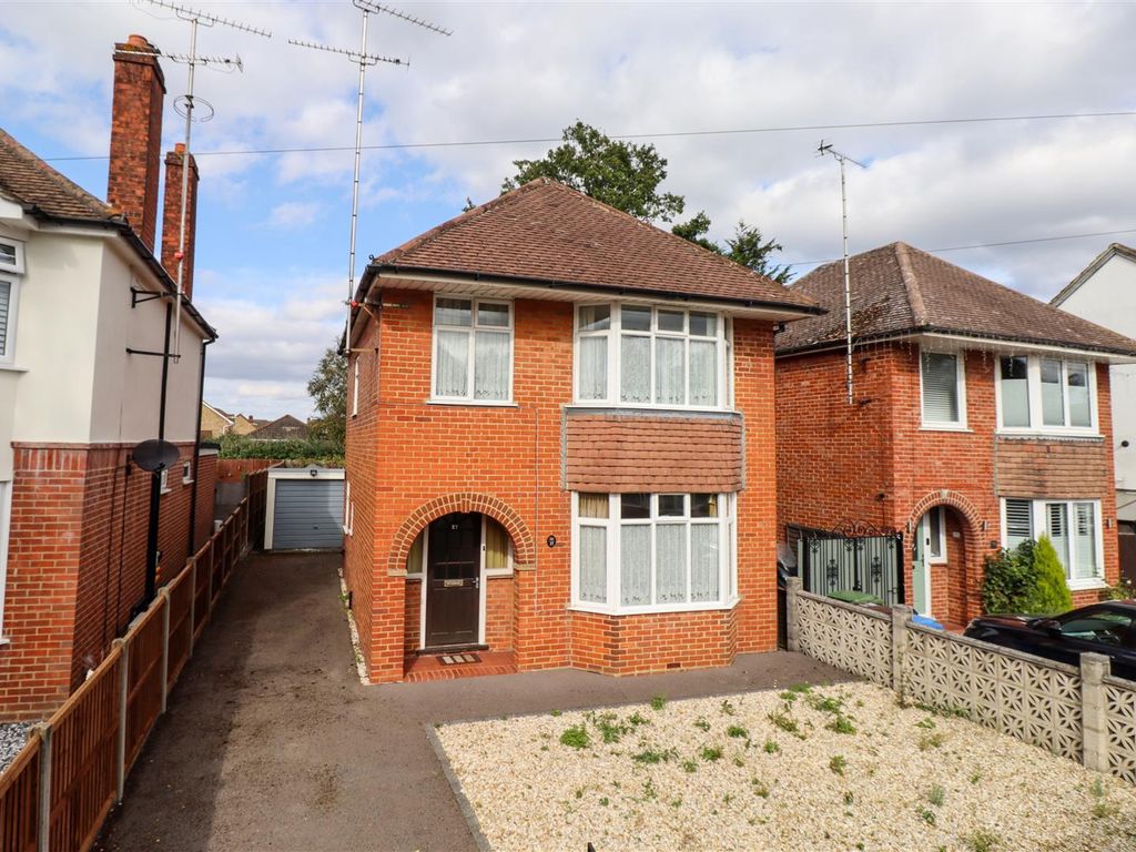 3 bed property for sale in Whites Road, Farnborough GU14, £400,000 Zoopla