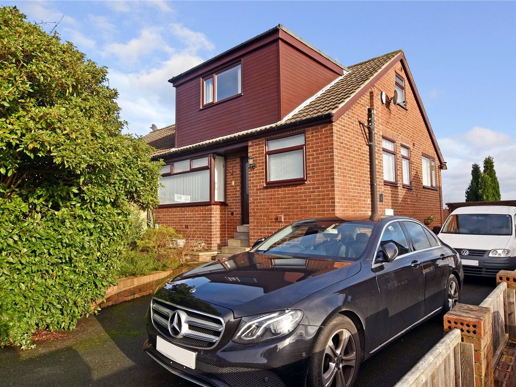 3 bed bungalow for sale in West Lea Crescent, Tingley, Wakefield, West