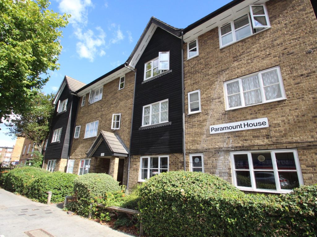 2 bed flat to rent in Paramount House, 362 High Road Leytonstone