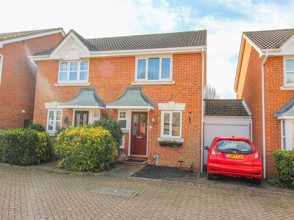 2 bed semidetached house to rent in Moorlands Reach, Sawbridgeworth