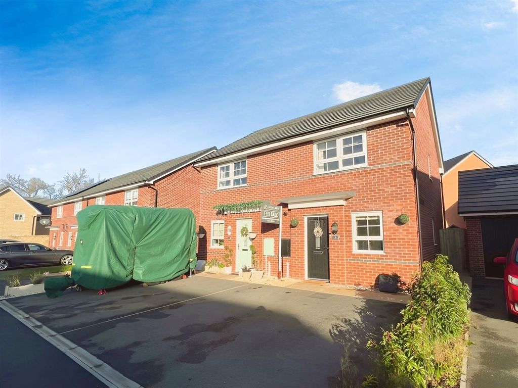 2 bed semidetached house for sale in Geranium Street, Winnington