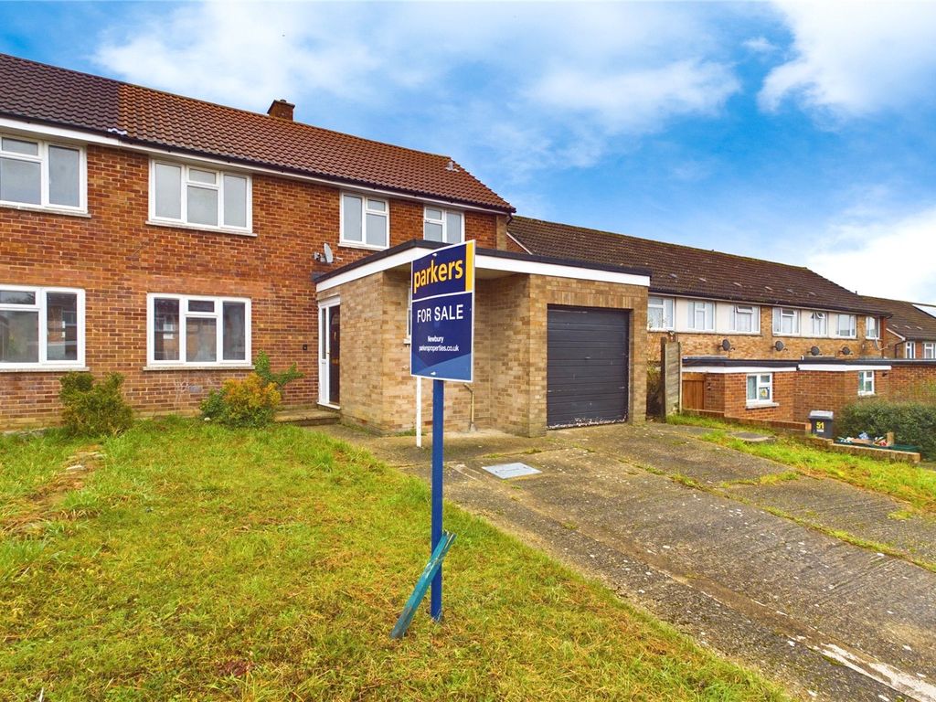 3 bed semidetached house for sale in Cresswell Road, Newbury