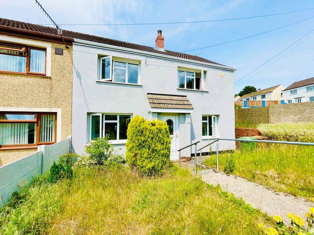 3 bed semidetached house to rent in Bryn Carno, Rhymney, Tredegar NP22