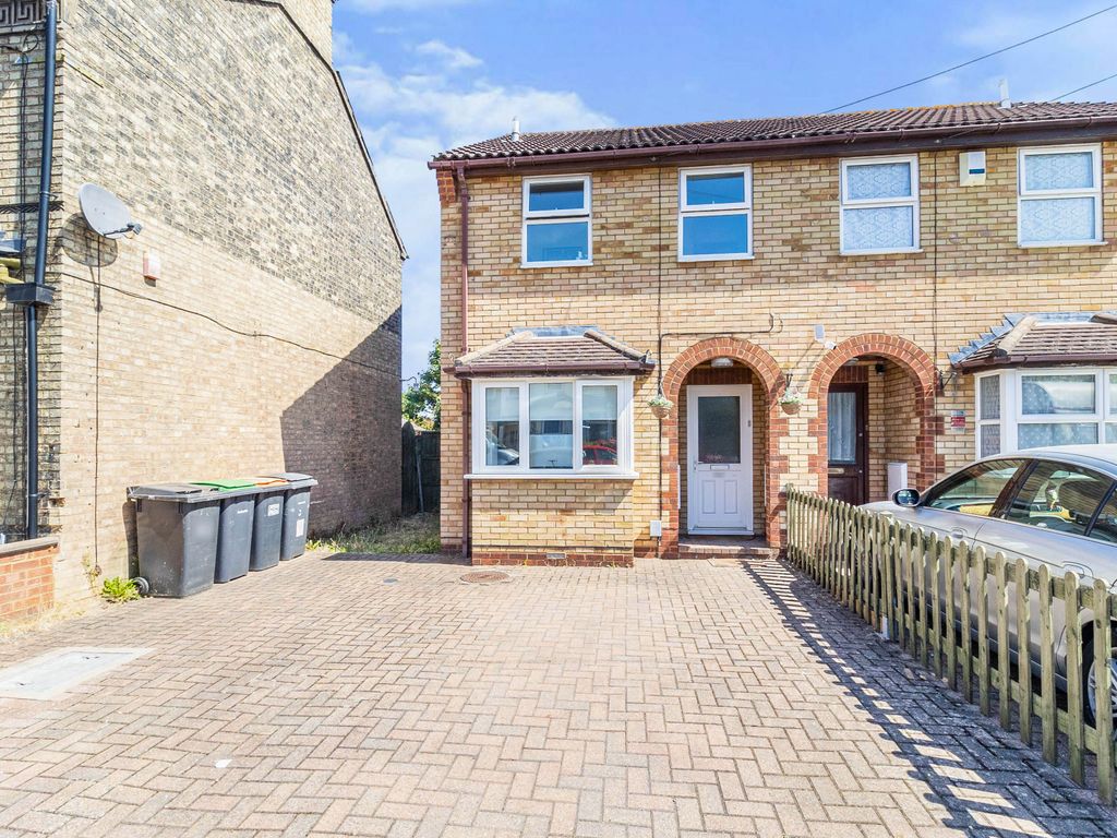 2 bed semidetached house for sale in Beatrice Street, Bedford MK42
