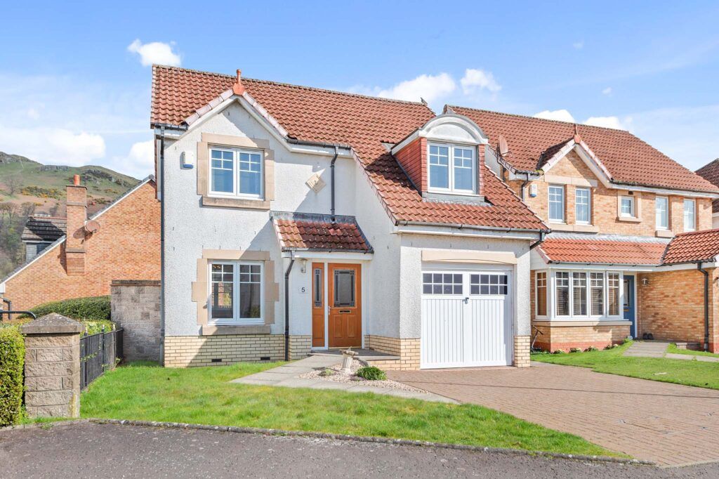 3 bed detached house for sale in Holly Grove, Menstrie FK11 Zoopla