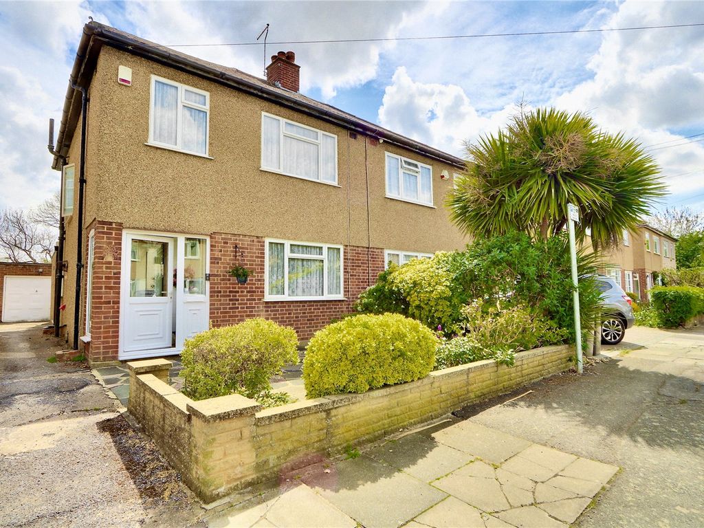3 bed detached house for sale in Sussex Road, Ickenham UB10 Zoopla