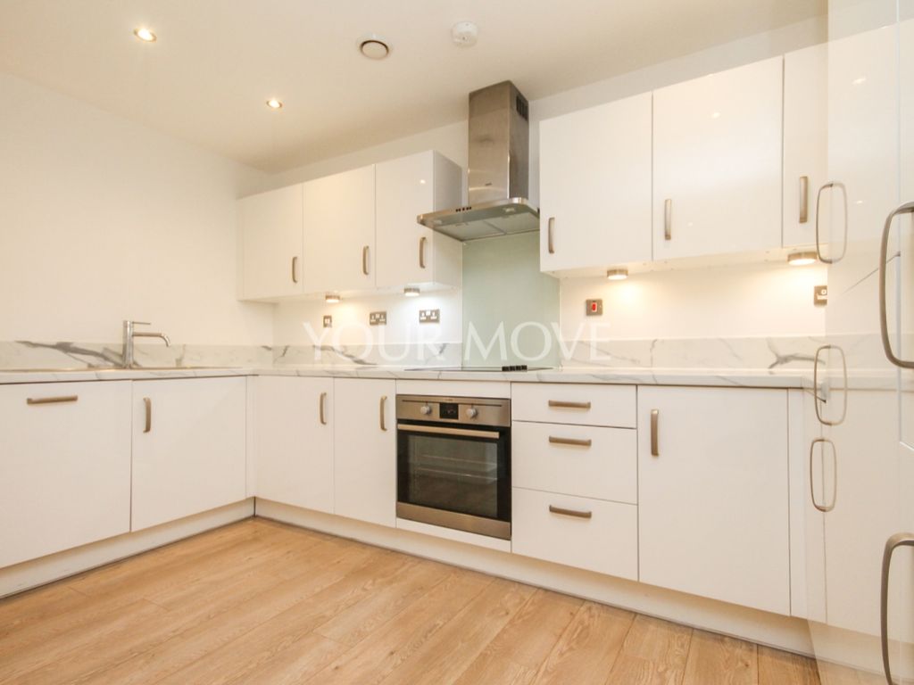 2 bed flat to rent in Wideford Drive, Romford RM7, £1,700 pcm Zoopla