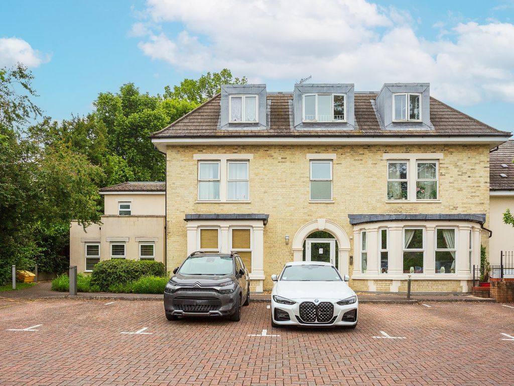 1 bed flat for sale in Adrian Close, Hemel Hempstead, Hertfordshire HP1