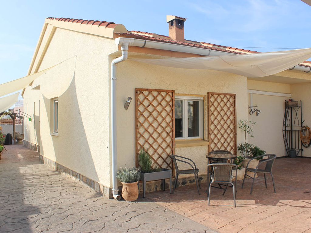 6 bed villa for sale in Quesada, Alicante, Spain Zoopla