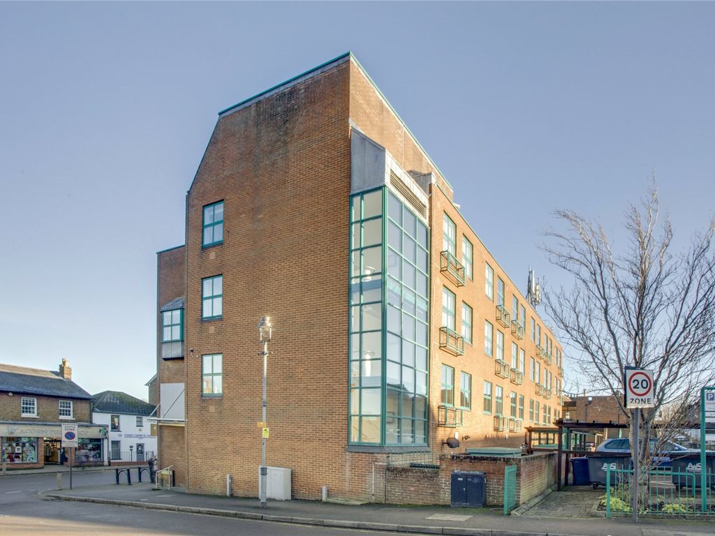 1 bed flat for sale in callard house high street, berkhamsted, hertfordshire hp4