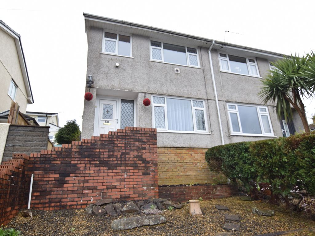 3 bed semidetached house for sale in Meadow Close, Pengam, Blackwood