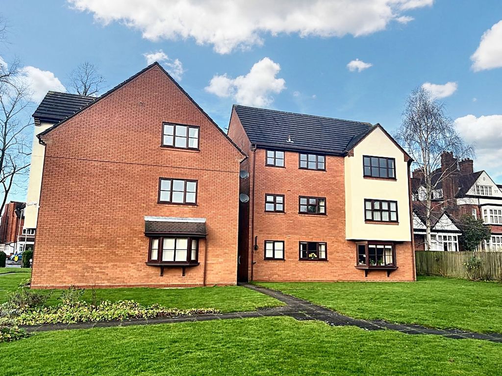3 bed flat for sale in Carisbrooke Road, Leicester LE2, £220,000 Zoopla