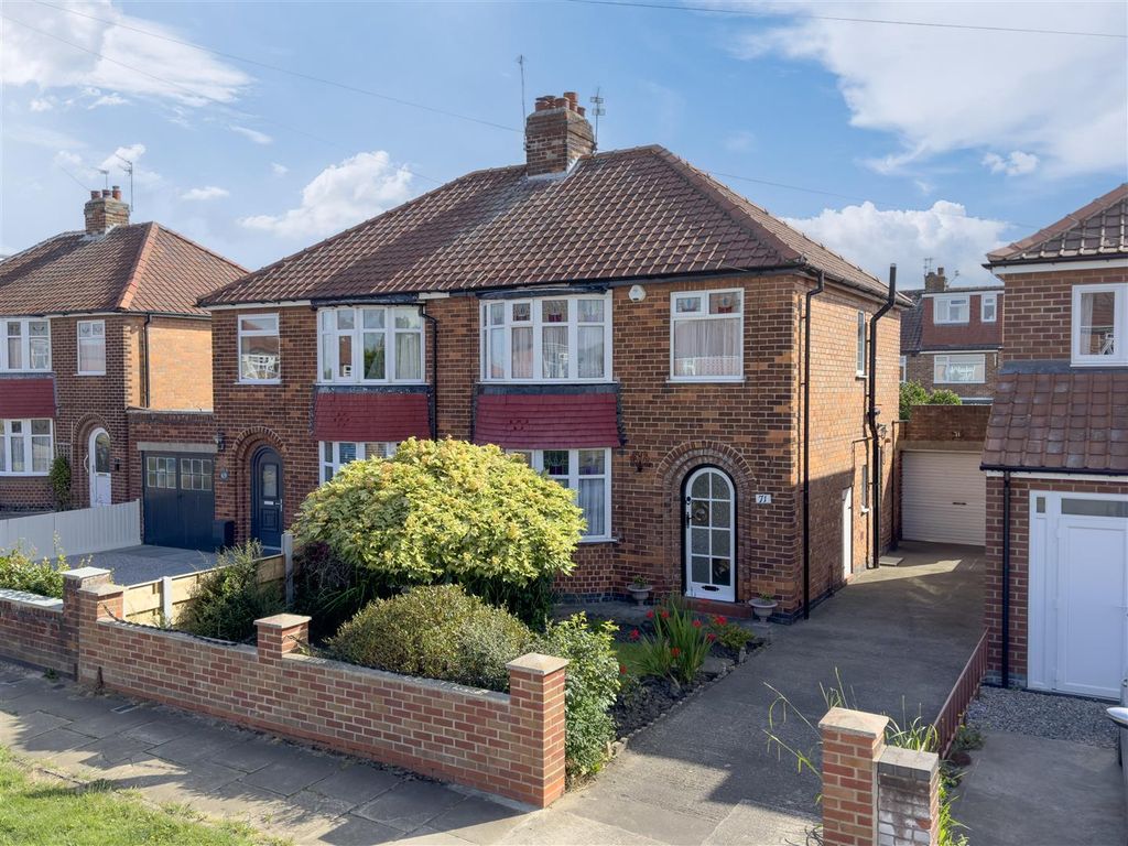 3 bed semidetached house for sale in Whernside Avenue, York YO31 Zoopla