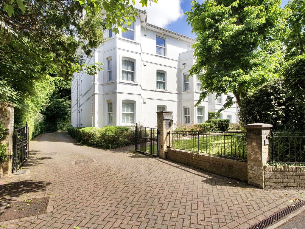 3 bed flat for sale in Beaumont Court, 25 Frant Road, Tunbridge Wells