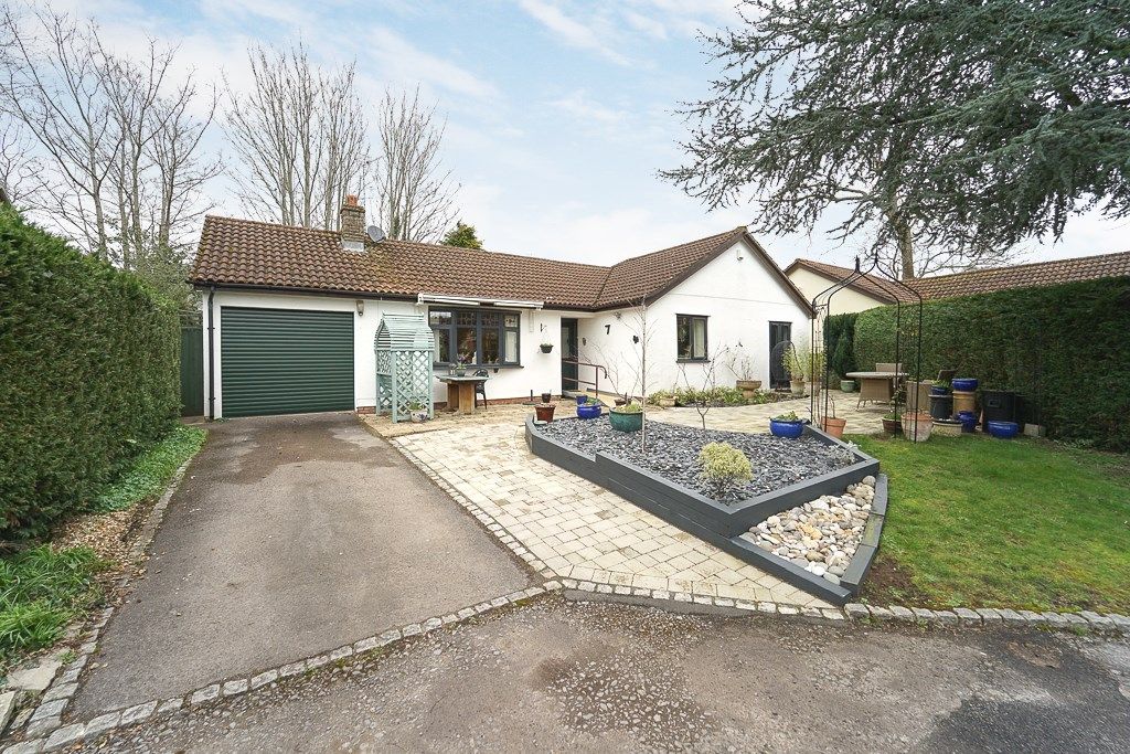 2 bed bungalow for sale in Moorlands Close, Nailsea, Bristol BS48 Zoopla
