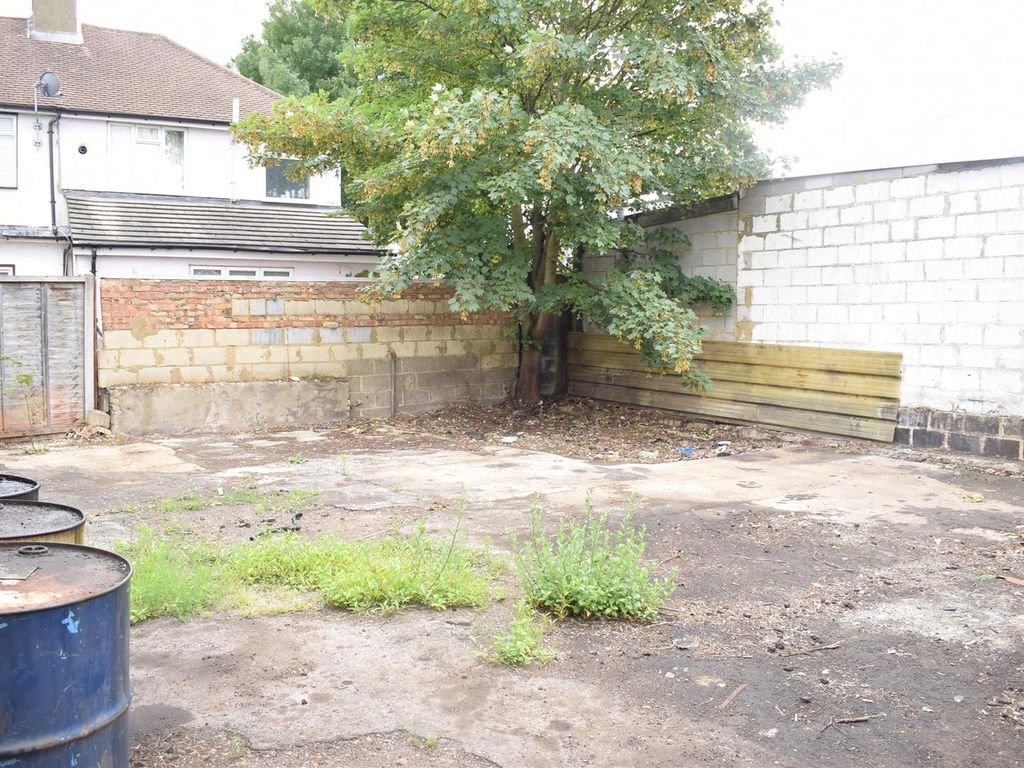 Warehouse to let in Lincoln Road, Enfield EN1 Zoopla