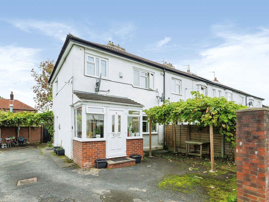 3 bed end terrace house for sale in Glenhurst Road, Burnage, Manchester