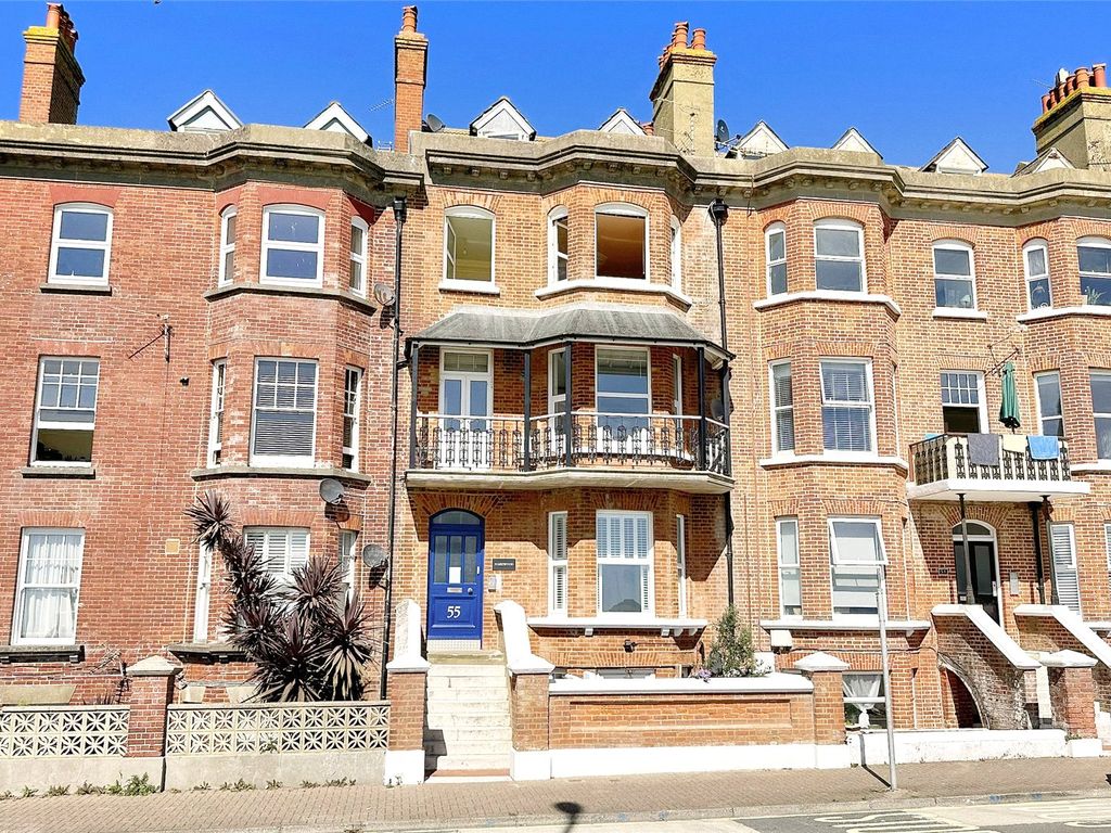 1 bed flat for sale in South Terrace, Littlehampton, West Sussex BN17