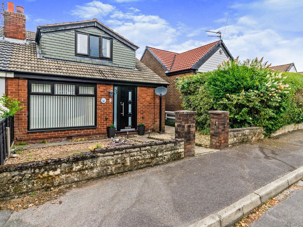 4 bed semidetached house for sale in Brookside Avenue, Grotton, Oldham