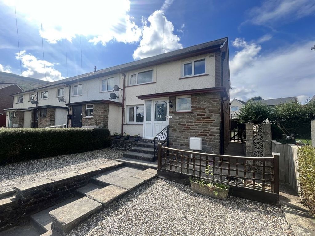 3 bed end terrace house for sale in Dragon Lane, Govilon, Abergavenny