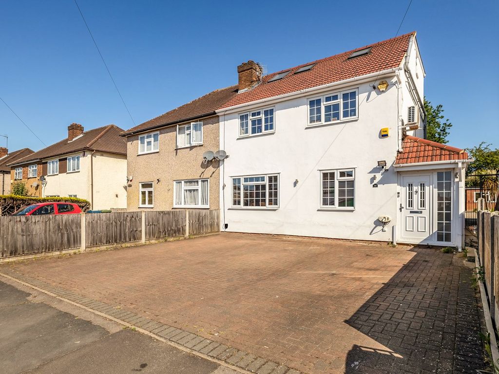 4 bed semidetached house for sale in Sandymount Avenue, Stanmore HA7