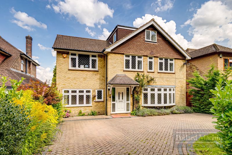 6 bed detached house for sale in Bankside, South Croydon CR2, £