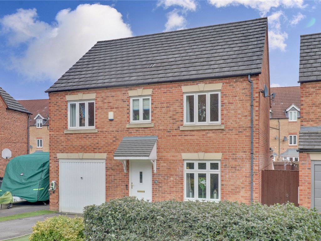 4 bed detached house for sale in Poplar View, New Farnley, Leeds, West