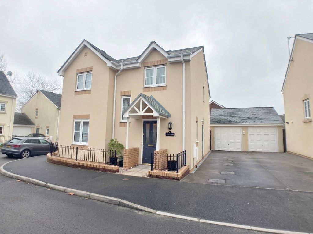 4 bed detached house for sale in Ffordd Cambria, Pontarddulais, Swansea
