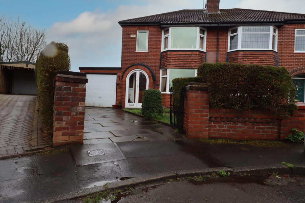 3 bed semidetached house for sale in Harmol Grove, AshtonUnderLyne