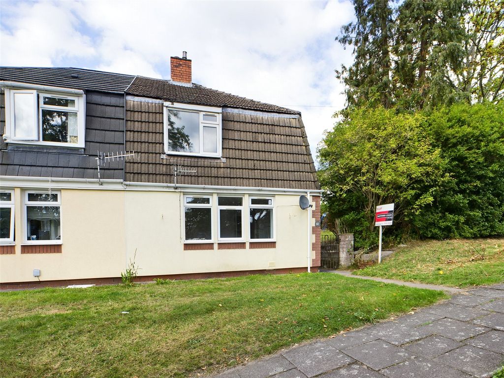 3 bed semidetached house to rent in Bryngolwg, Aberdare, Rhondda Cynon
