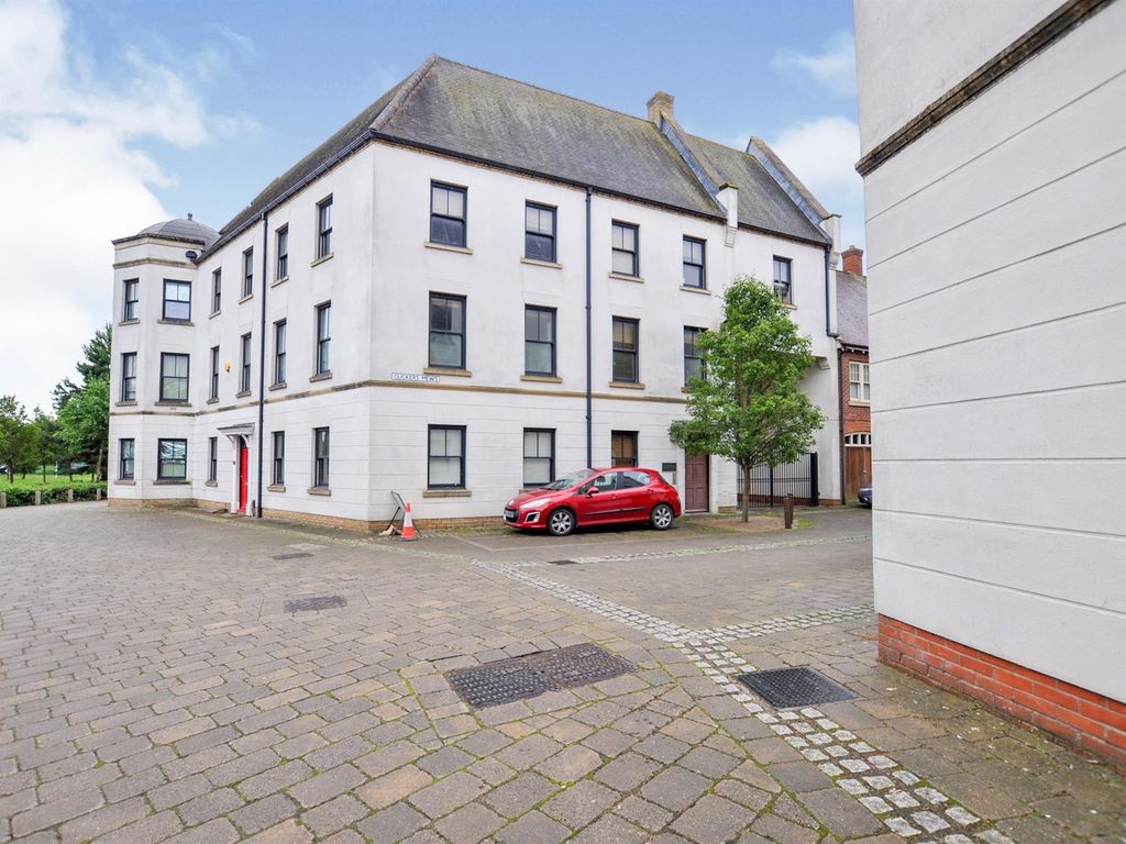 Clickers Mews, Upton, Northampton NN5  