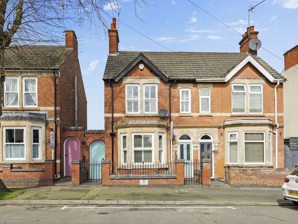 3 bed semidetached house for sale in Kingsley Avenue, Kettering NN16