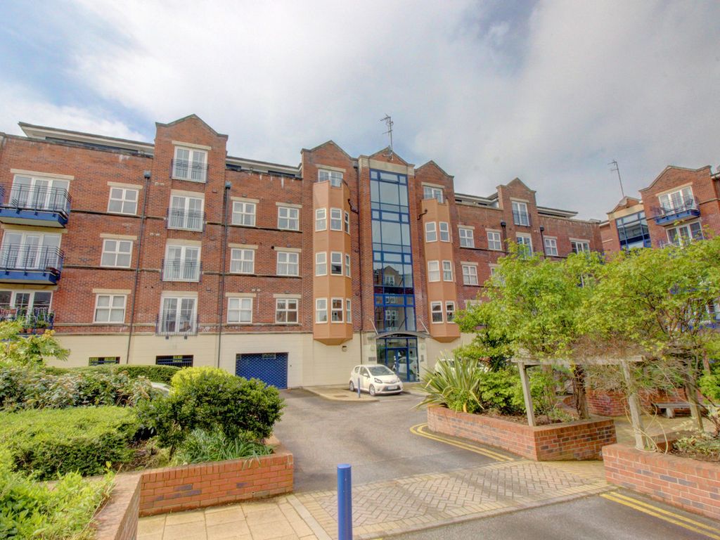 2 bed flat for sale in Carisbrooke Road, Far Headingley LS16 Zoopla