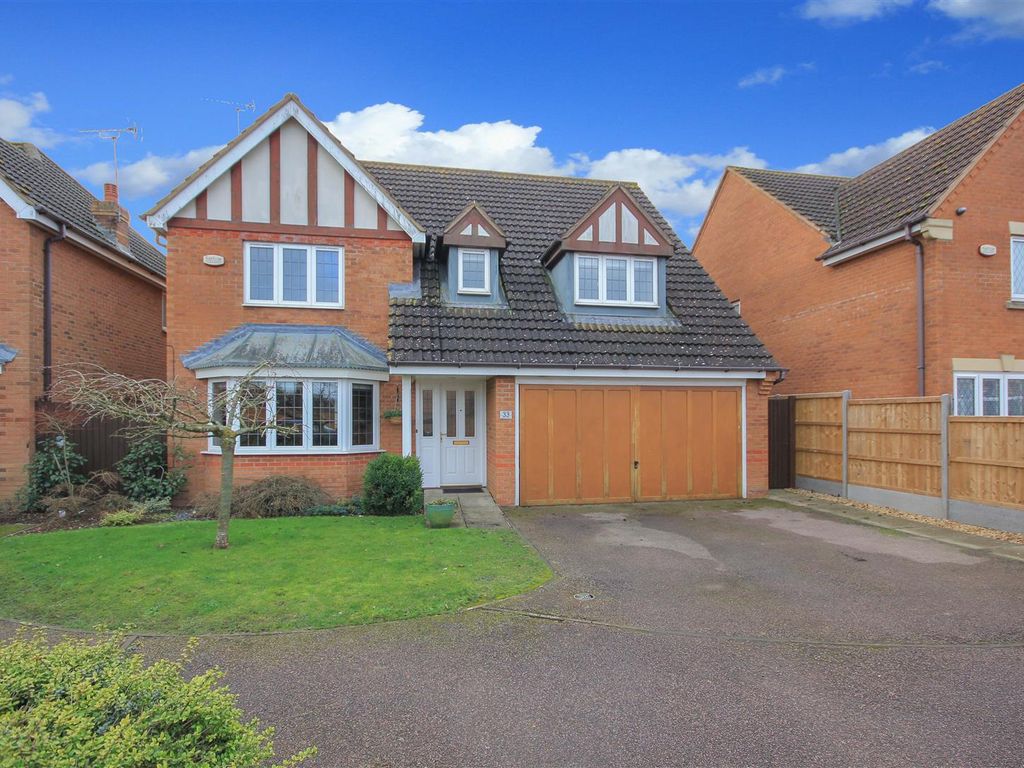 4 bed detached house for sale in Meadow Sweet Road, Rushden NN10, £