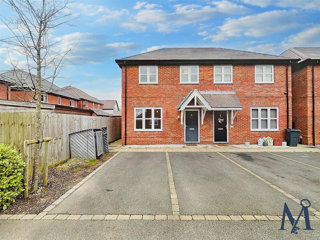 3 bed semidetached house for sale in Frearson Road, Hugglescote