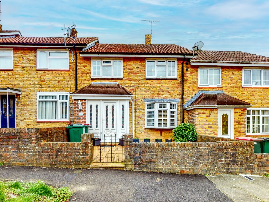 3 bed terraced house for sale in Colne Walk, Gossops Green, Crawley