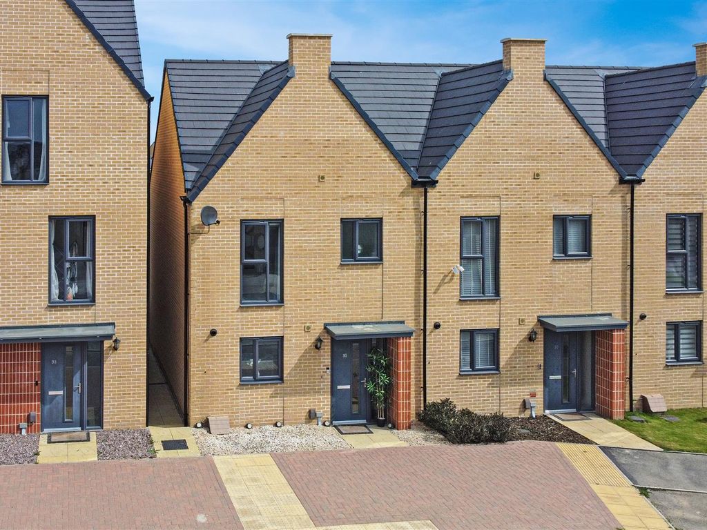 3 bed end terrace house for sale in Stirling Road, Northstowe