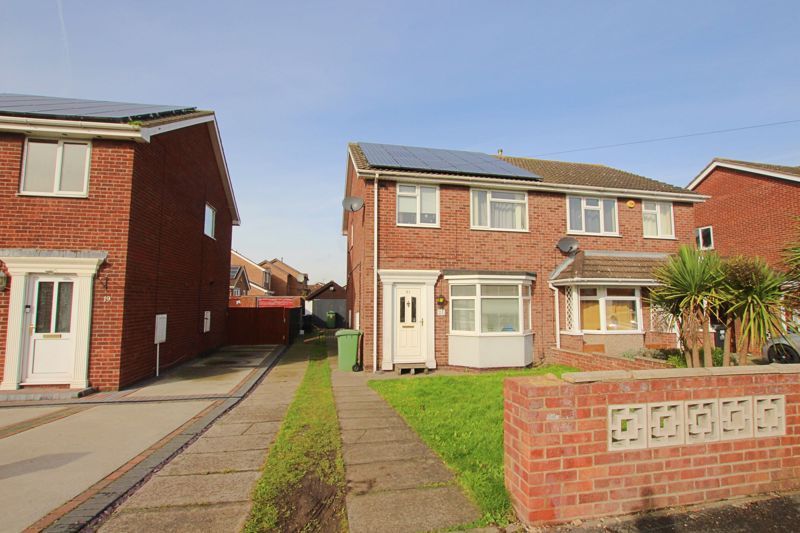 3 bed semidetached house for sale in Ferndown Drive, Immingham DN40, £