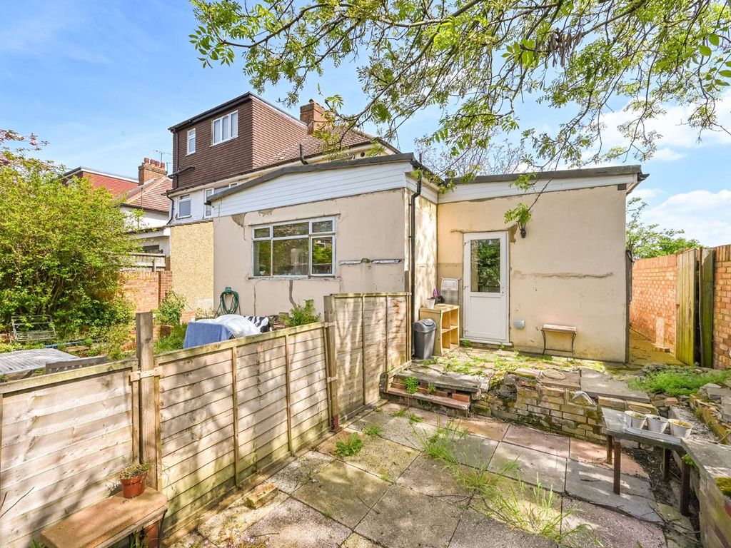 5 bed property for sale in Tayben Avenue, Twickenham TW2 Zoopla