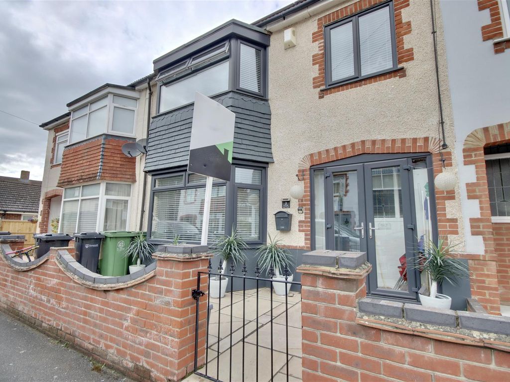 5 bed terraced house for sale in Pangbourne Avenue, Cosham, Portsmouth