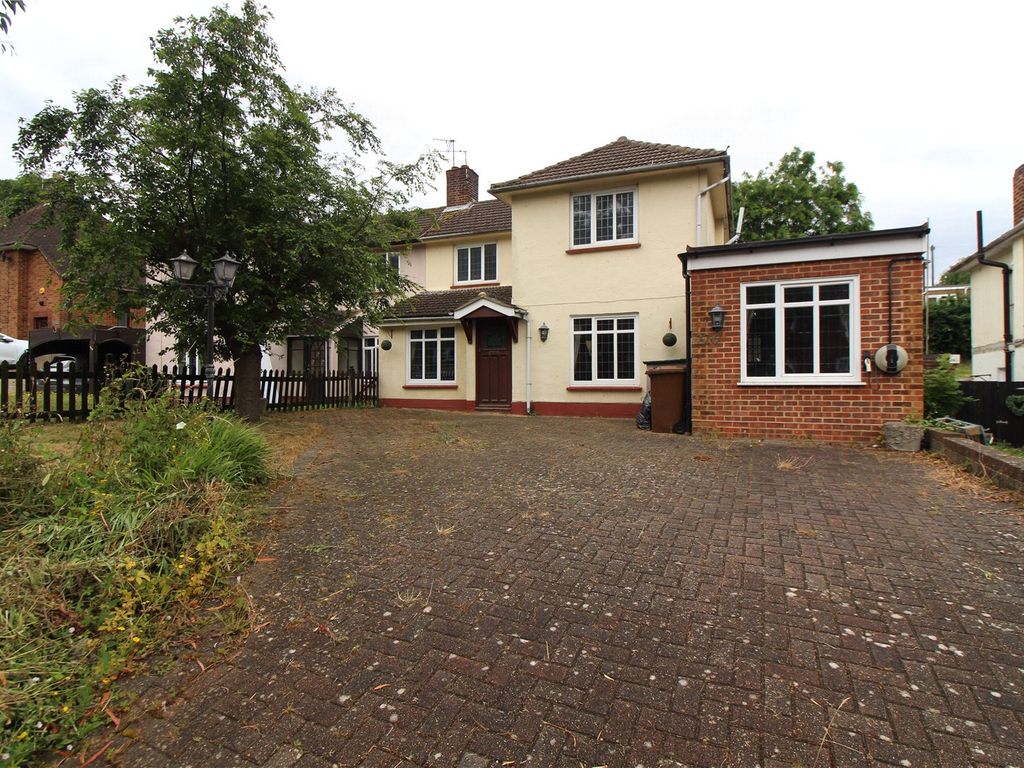 4 bed semidetached house for sale in Churchill Avenue, Chatham, Kent