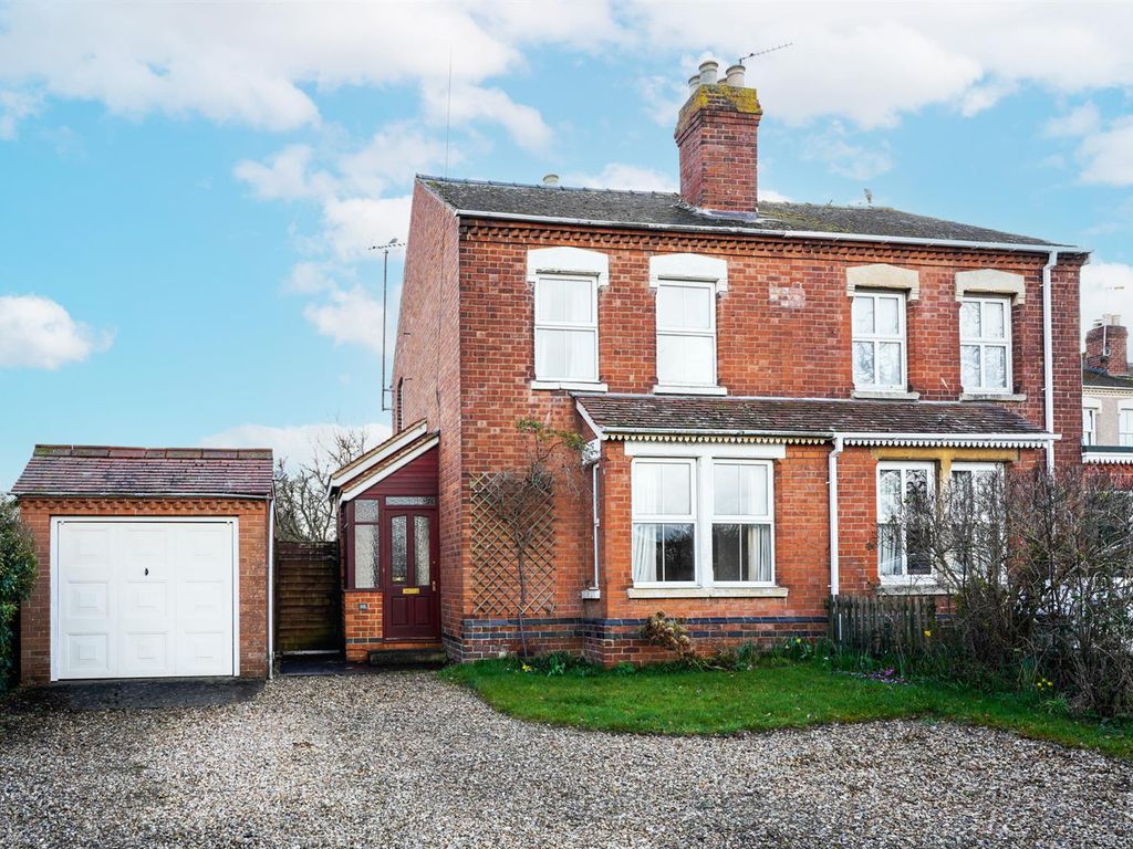 3 bed semidetached house for sale in Brookfield Road, Churchdown