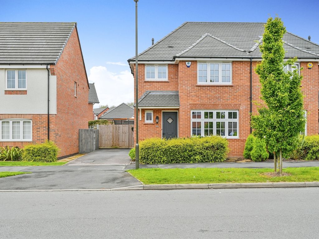 3 bed semidetached house for sale in Samuel Road, Langley Country Park