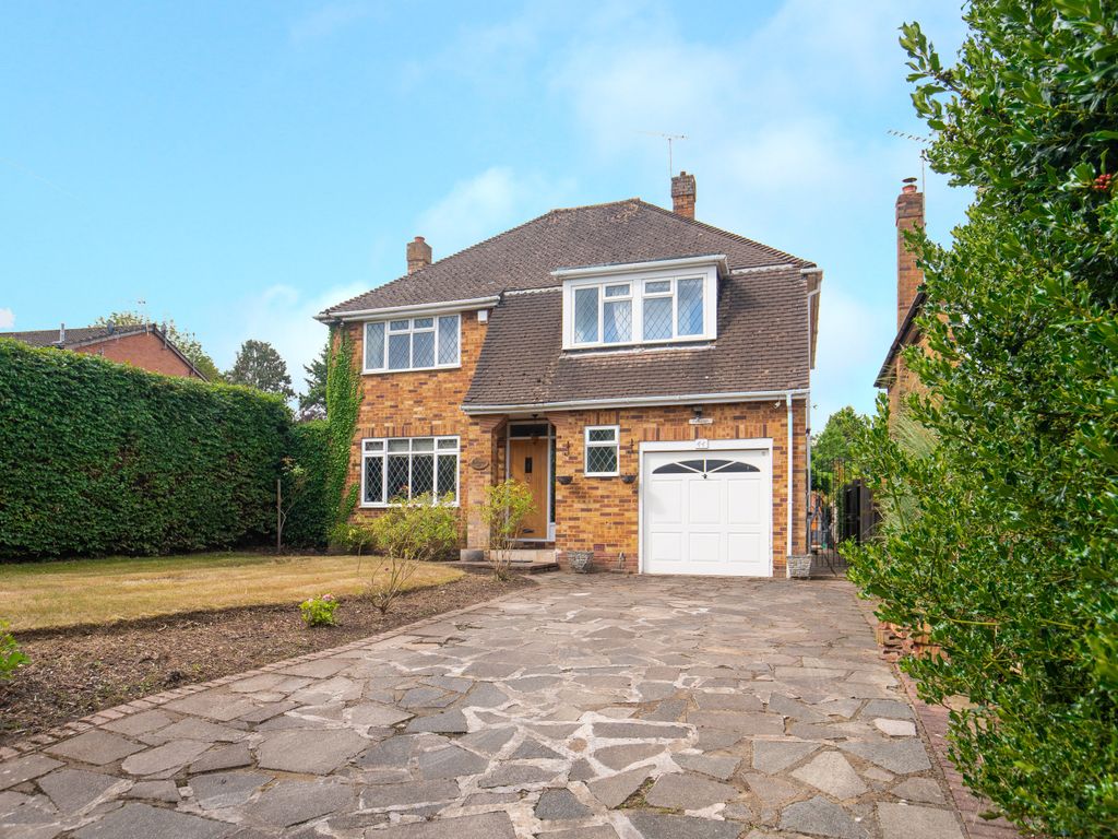 4 bed detached house for sale in Green Lane, Watford WD19, £850,000