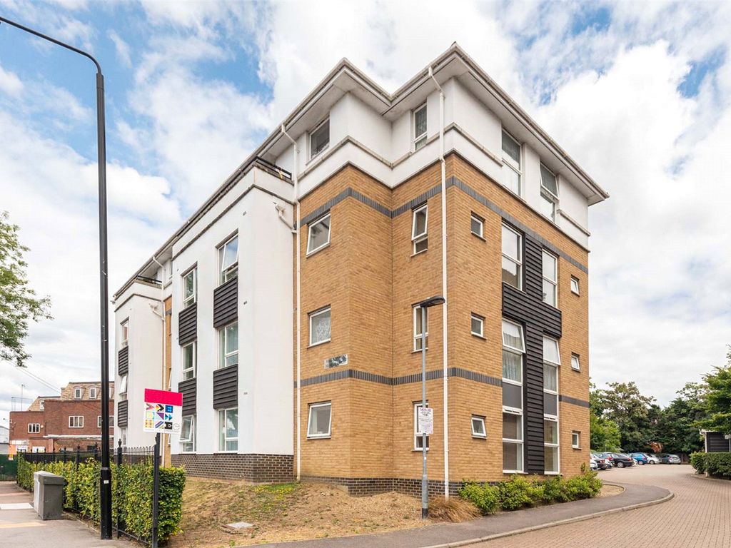 2 bed flat for sale in Firmans Court, Wood Street, London E17 Zoopla