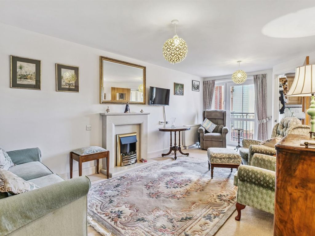 2 bed flat for sale in Penlee Close, Edenbridge TN8 Zoopla