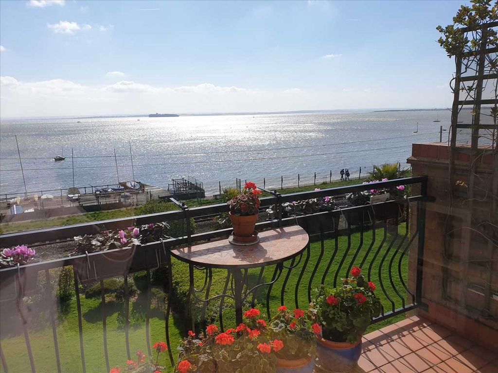 2 bed flat for sale in Undercliff Gardens, Leigh On Sea, Essex SS9 Zoopla