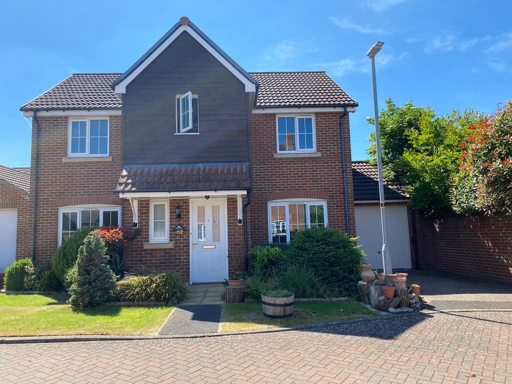 4 bed property to rent in Caspian Close, Peatmoor, Swindon SN5 Zoopla