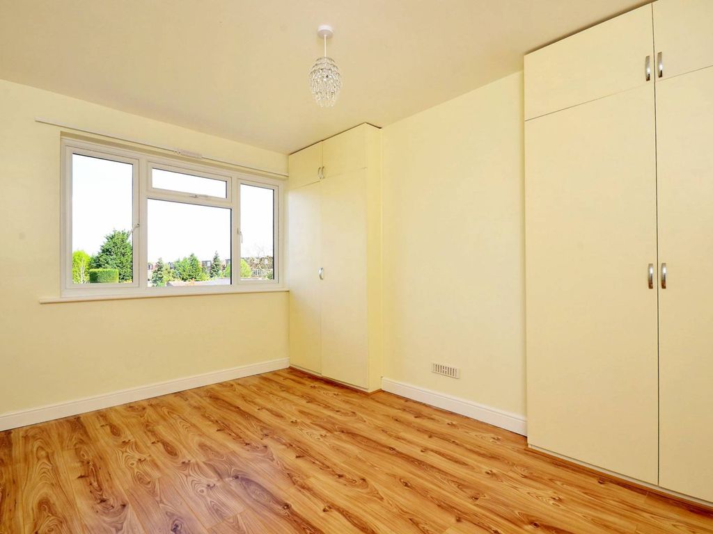 3 bed property to rent in Camborne Road, Morden SM4 Zoopla